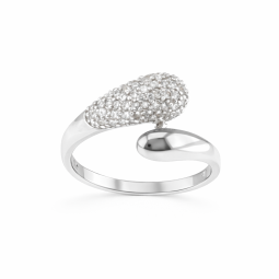 Anello contrarié in argento 925 con una goccia liscia e una goccia con pavé di zirconi bianchi.